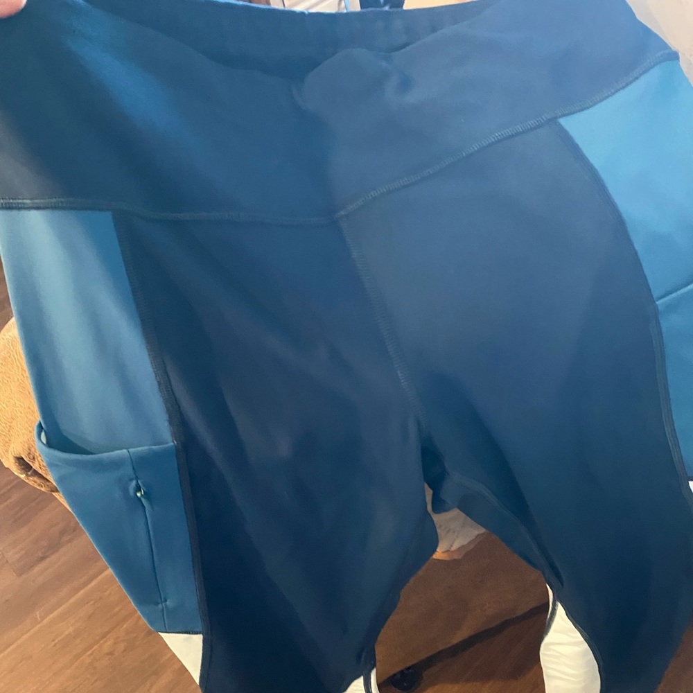 Athleta ankle length leggings